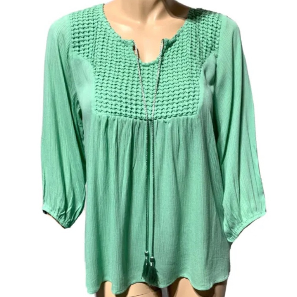 One World Women’s 3/4 Sleeve Mint Green Top Crochet Back Tassels Size S Small